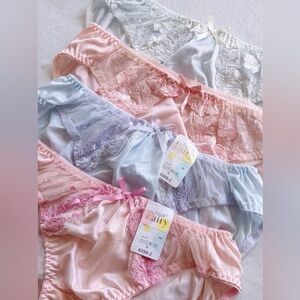 Sold Out! Set Of 4 US-M Japanese Bow Embroidered Smooth Tricot Nylon Panties